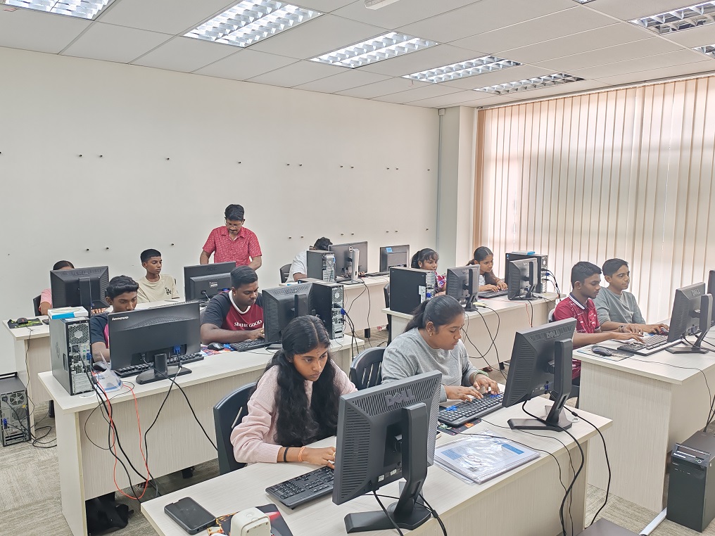 Surendran Pillai, Lenin Kumar and Srinika Batch Kulai, Johor